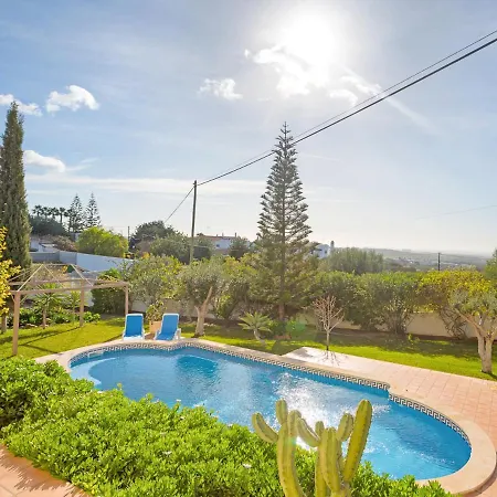 Sleeps 8 With Pool And Air Con 别墅 *