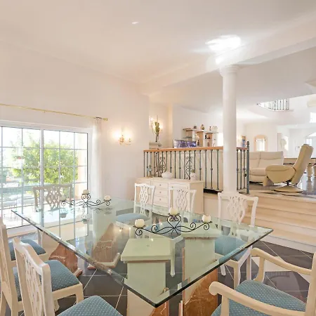 Sleeps 8 With Pool And Air Con Villa Boliqueime
