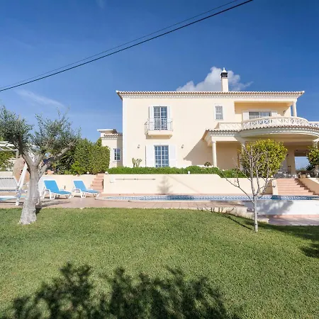 Sleeps 8 With Pool And Air Con Villa